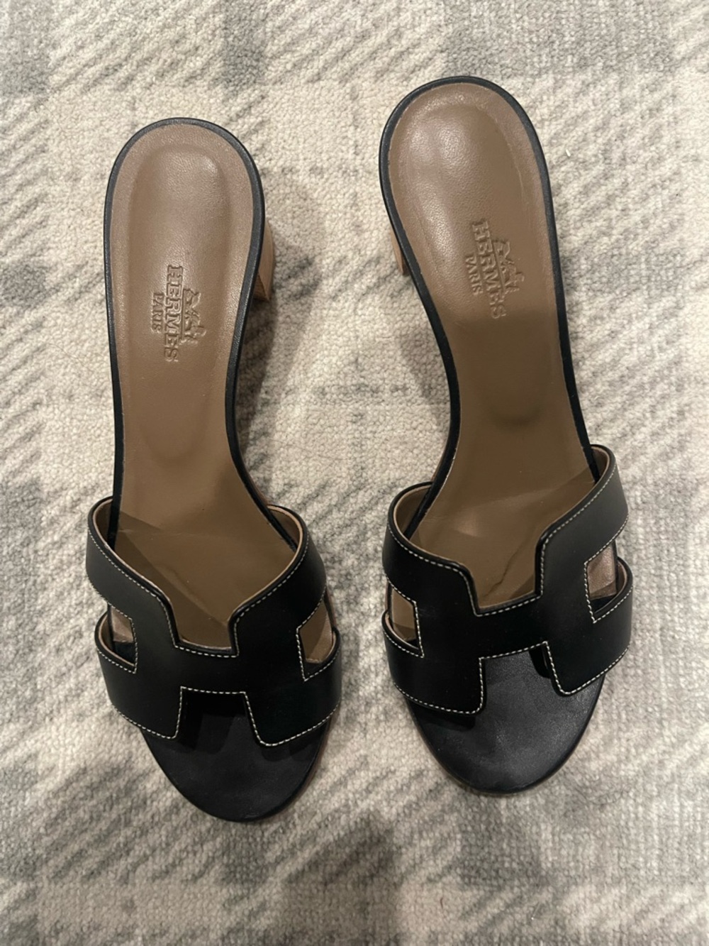 Hermes Oasis Slide Sandals in black